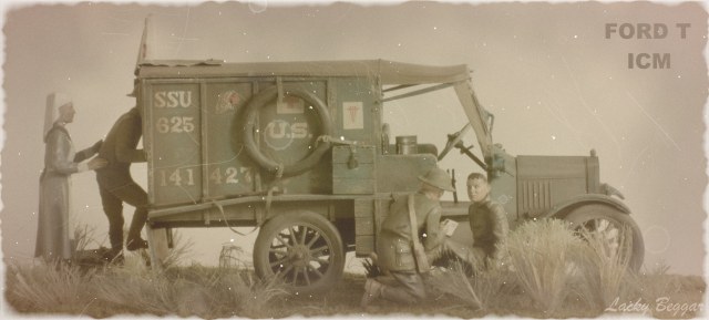 После первого боя. Ford T, Ambulance.