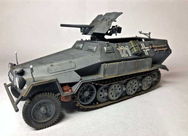 Hanomag Sd.Kfz. 251/10 Ausf B с 37-мм орудием