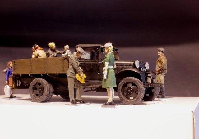 ГАЗ-АА с гражданскими