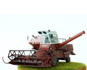 Зерноуборочный комбайн СК-5 "Нива"