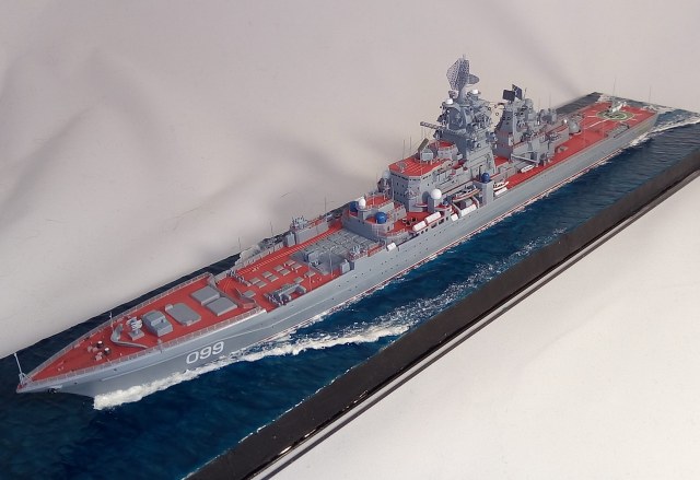 Тяжелый атомный ракетный крейсер "Пётр Великий", 1:700