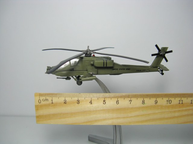 AH-64 Apache 1/144