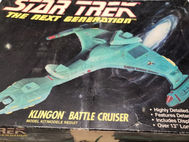 AMT/ERTL 6812  1/1400  - Клингонский ударный крейсер класса "Ворча"