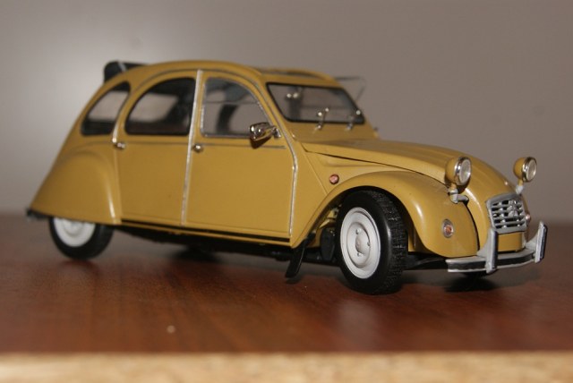 Citroen 2CV "Гадкий утенок"