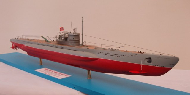 Подводная лодка VIIF в масштабе 1:100