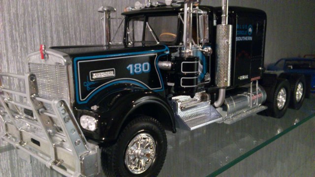 Kenworth T900