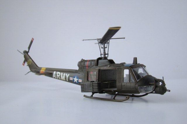 un 1 B "huey"