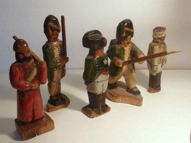 Стойкие Деревянные Солдатики