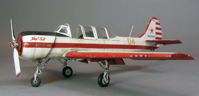 Як-52 1:48 НеОмега