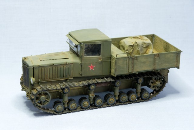 Артиллерийский тягач "Коминтерн"