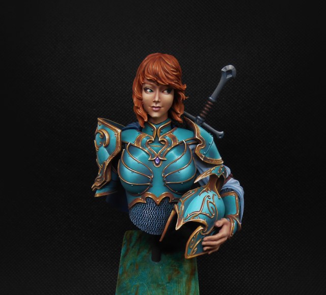 Девушка с мечом