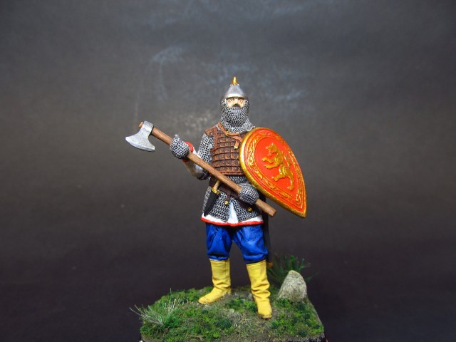 Русский воин с топором XIV век