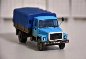 Автомобиль ГАЗ-33073