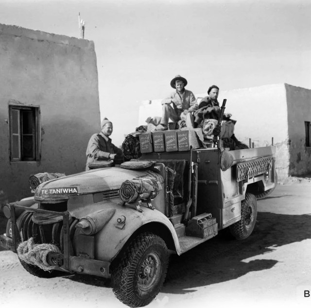 "Ливийское такси" (British LRDG Command Car 30CWT Truck)