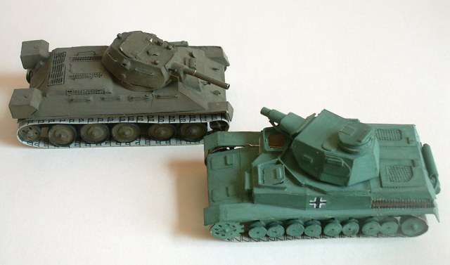 Два "непримиримых друга" - Т-34 и Т-IV