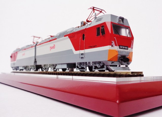Электровоз 2ЭС10 "Гранит"