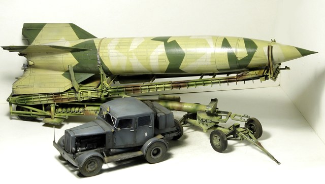 V-2 Rocket Transporter/Erector Meillerwagen+Hanomag SS100