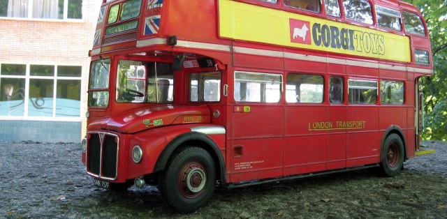 London Bus - RML 2757