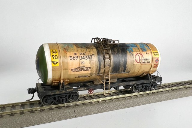ЖД цистерна для бензина и нефтепродуктов