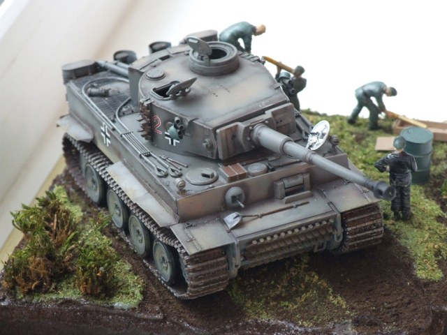 Погрузка боеприпасов Tigr I