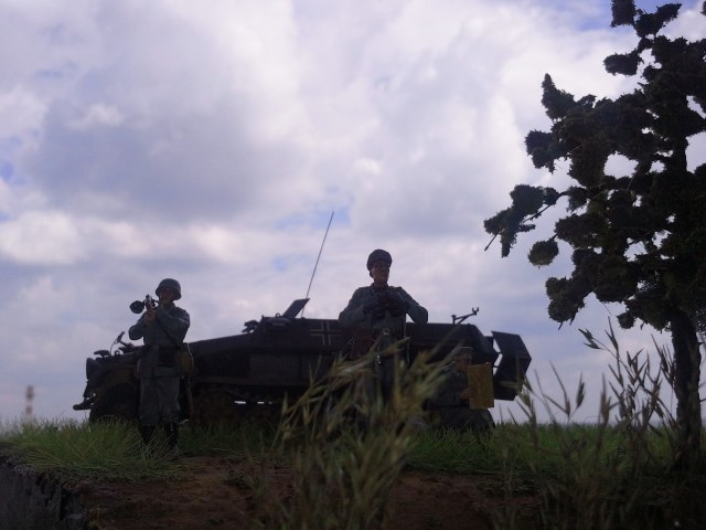 У неизвестной реки.