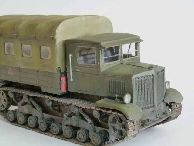 Артиллерийский тягач "Ворошиловец"