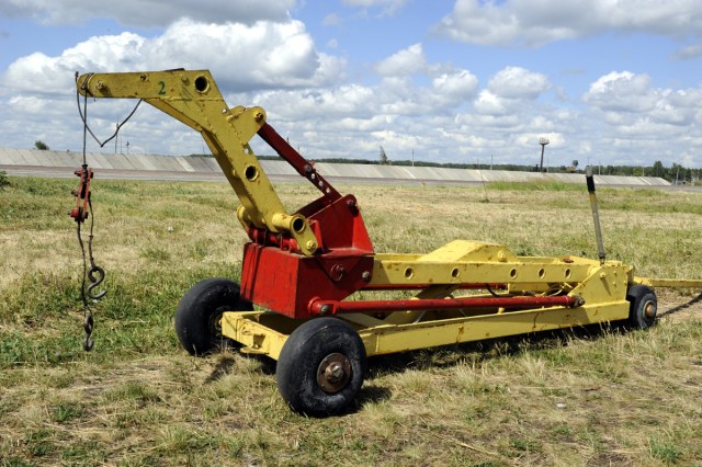 Кран-тележка с гидравлическим подъемником   1/48