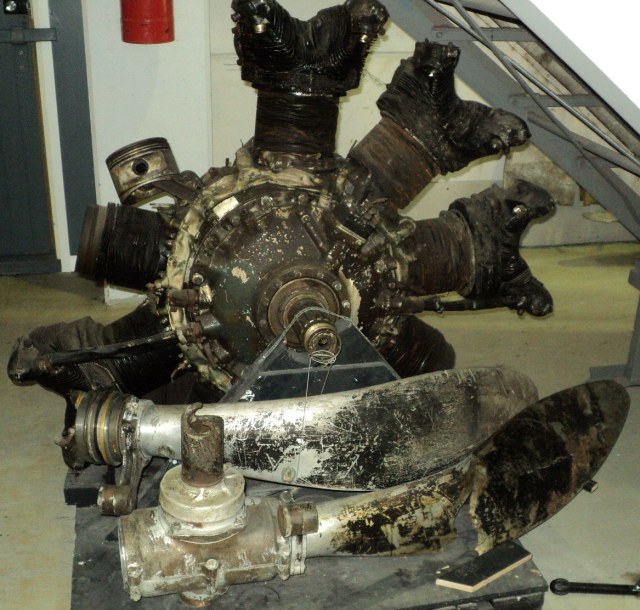 Двигатель М-62 и винт ВИШ с истребителя И-153