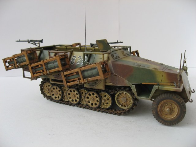 Sd. Kfz. 251 Ausf D. STUKA ZU FUSS