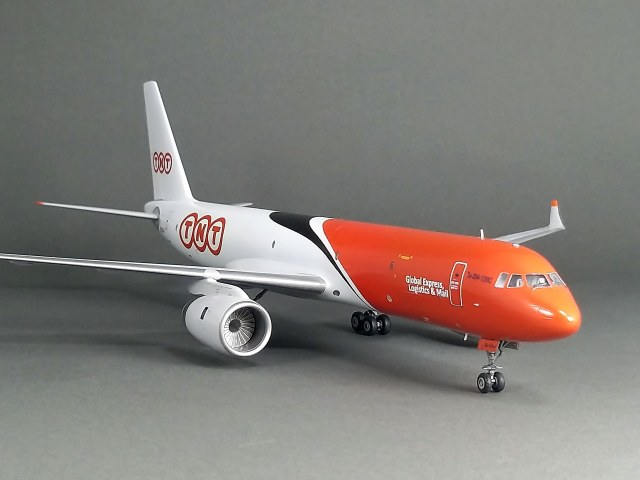 Ту 204-120С  Cairo Aviation (Sirocco)\TNT SU-EAJ