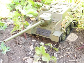 СУ-100  "Усмеритель немецких кошек"