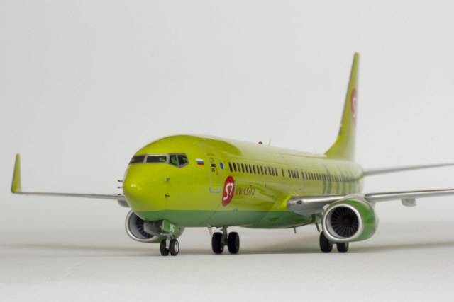 Boeing 737 S7 vp-bng