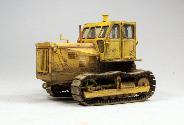 Гусеничный трактор Т-100