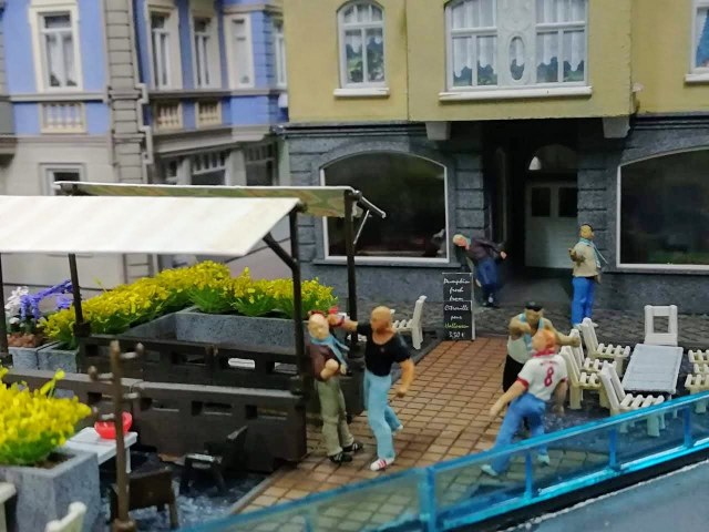 Встреча болельщиков Зенита и Спартака на канале Грибоедова и прочие сооружения..