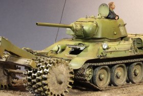 Т-34/76 производства УЗТМ с минным тралом ПТ-3