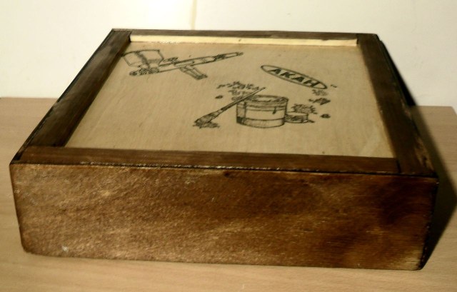 Красочный Коробок из дров.