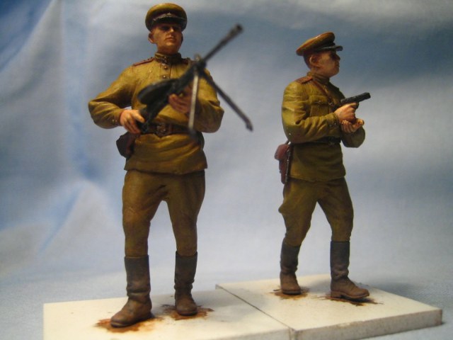 Фигурки солдат, предназначенные для будущих виньеток-диарам