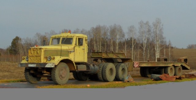 КРАЗ-258Б1 с полуприцепом ЧМЗАП-5523