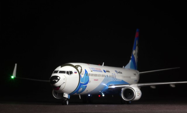 Boeing 737-800 Nordstar VQ-BQT лайколет