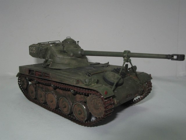 AMX 13/75 Француз с автоматом