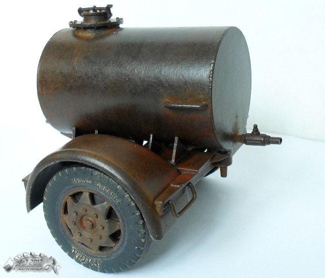 Немецкий прицеп-цистерна (деталь №2, дубль 1)