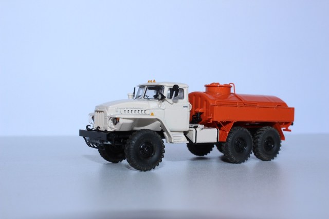 АТЗ-5,5 на шасси Урал 375Е