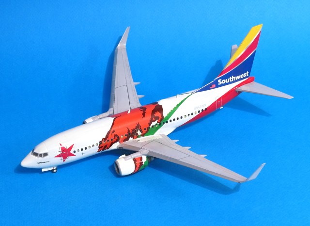 Boeing 737-700 California One