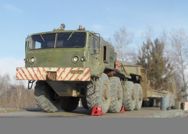 МАЗ-537 с полуприцепом ЧМЗАП-5247Г