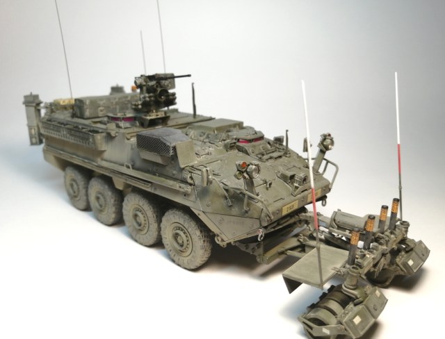 M1132 Stryker Engineer Squad Vehicle w/LWMR-Mine Roller/SOB