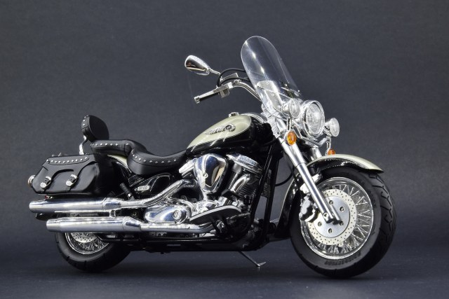 Yamaha XV1600 RoadStar Custom