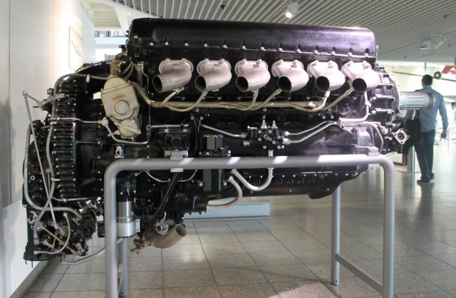 Packard V-1650-1 Merlin