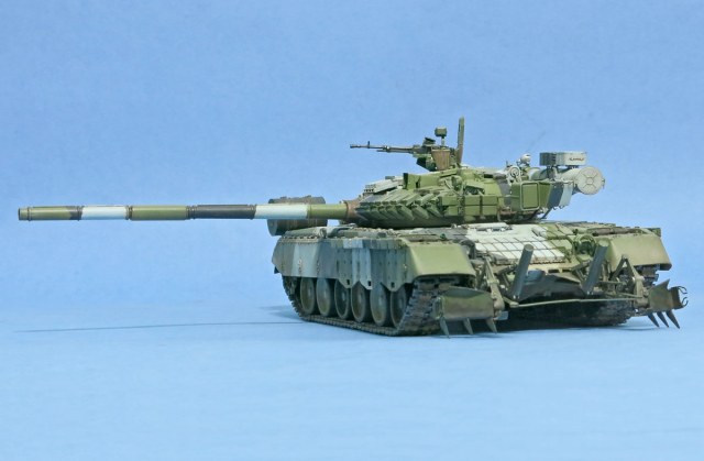 Советский ОБТ Т-80БВ с КМТ-8