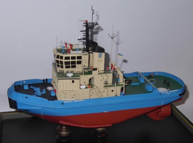 Буксир "Капитан Незавитин"