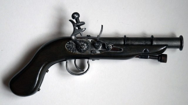 Кремневый пистолет (макет)